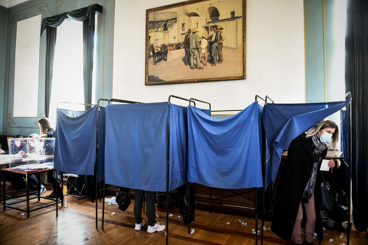 Εκλογές ΚΙΝΑΛ: Σπάει ρεκόρ η συμμετοχή – Πάνω από 212,000 πολίτες ψήφισαν