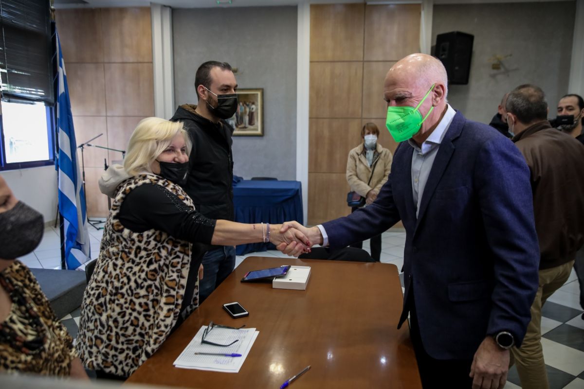 Εκλογές ΚΙΝΑΛ: Συγχαρητήριο τηλεφώνημα Παπανδρέου σε Ανδρουλάκη