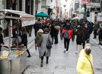 Αλλάζει από σήμερα το ωράριο λειτουργίας στα καταστήματα