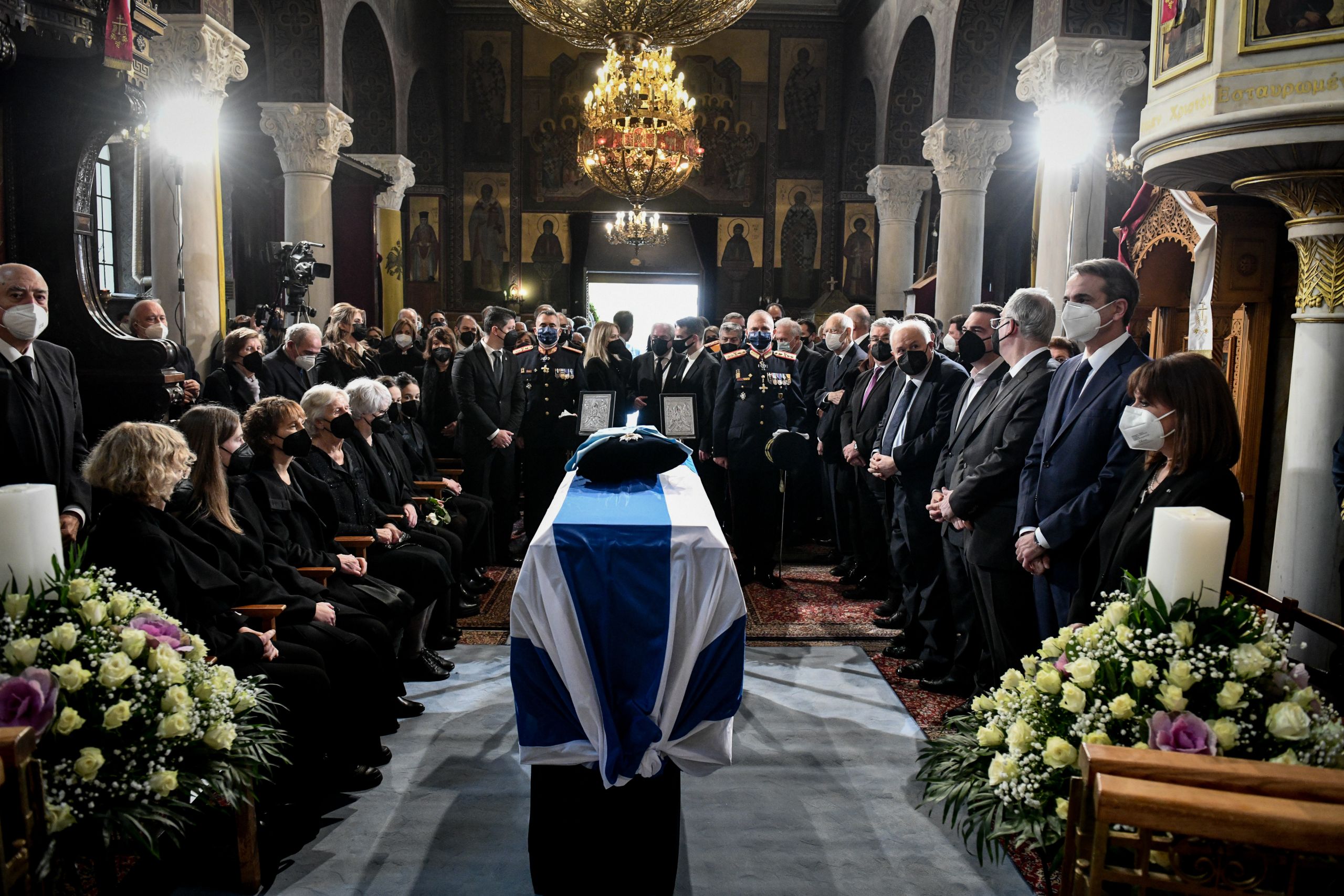 Καρόλος Παπούλιας: Σήμερα η ταφή στα Ιωάννινα