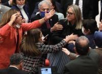 Τουρκία: Γυναίκες βουλευτές πιάστηκαν στα χέρια