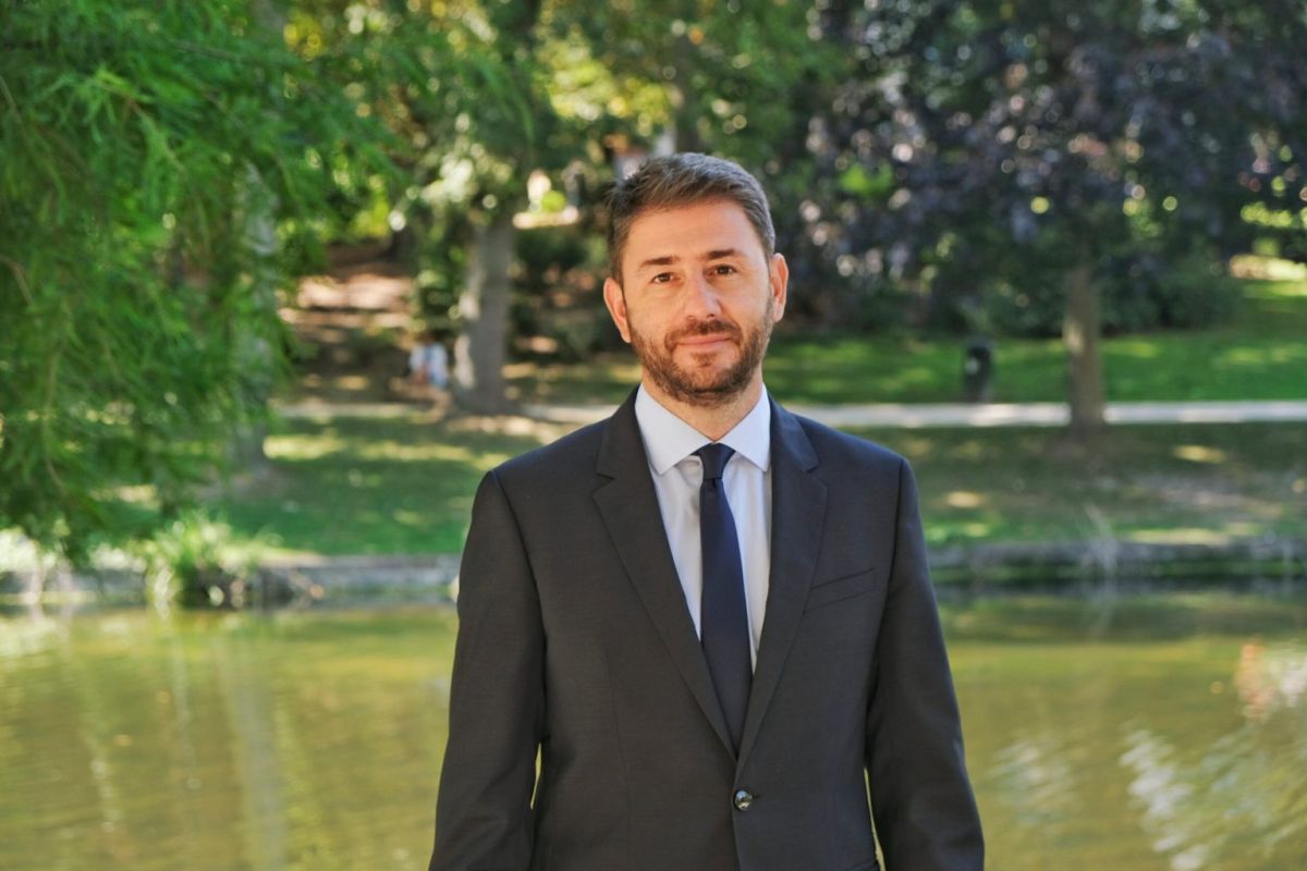 Εκλογές ΚΙΝΑΛ: Το βιογραφικό του μεγάλου νικητή του πρώτου γύρου