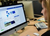Ευρωβαρόμετρο: Οι Ευρωπαίοι έχουν μεγάλες προσδοκίες από το διαδίκτυο και τα ψηφιακά εργαλεία Ευρωβαρόμετρο: Οι Ευρωπαίοι έχουν μεγάλες προσδοκίες από το διαδίκτυο και τα ψηφιακά εργαλεία