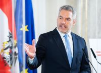 Αυστρία: Ο Καρλ Νεχάμερ ο νέος καγκελάριος της χώρας