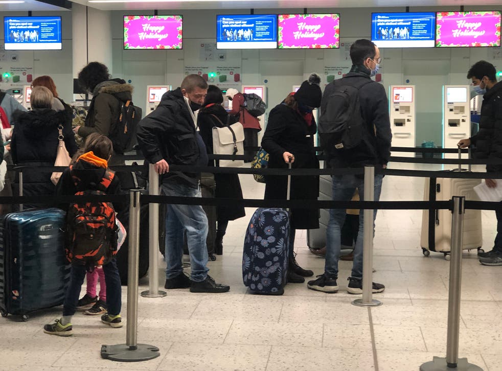 Όμικρον: Χιλιάδες νέες ακυρώσεις πτήσεων – Πιλότοι και πληρώματα σε καραντίνα