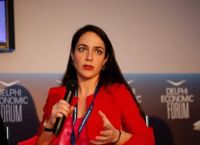 Δόμνα Μιχαηλίδου: Μάσκες και γάντια για τις Μονάδες Φροντίδας Ηλικιωμένων