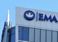 EMA: Aσφαλής και αποτελεσματική η τρίτη δόση στους 3 μήνες