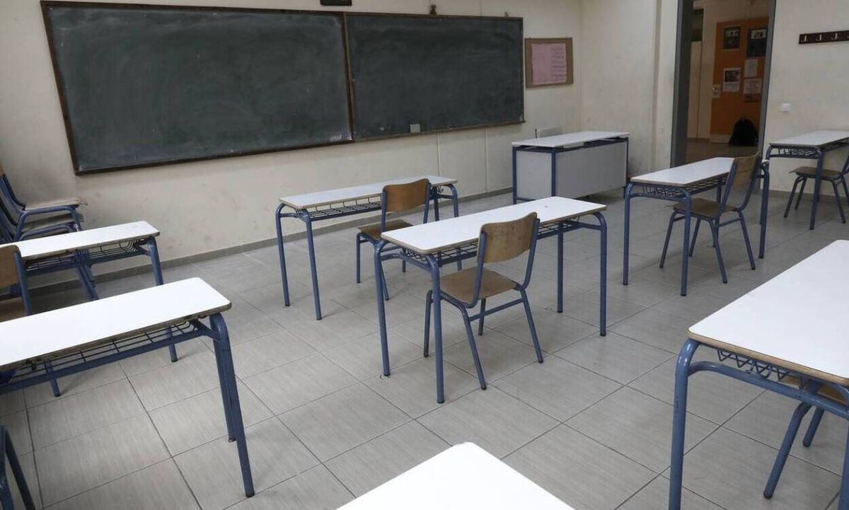 ΕΠΑΛ Αιγάλεω: Καρέ καρέ το ξύλο καθηγητή με μαθητές