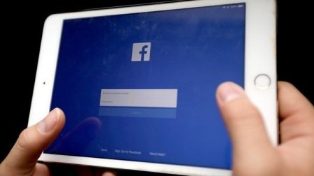 Πρόσφυγες Ροχίνγκια διεκδικούν 150 δισ. δολάρια από το Facebook 