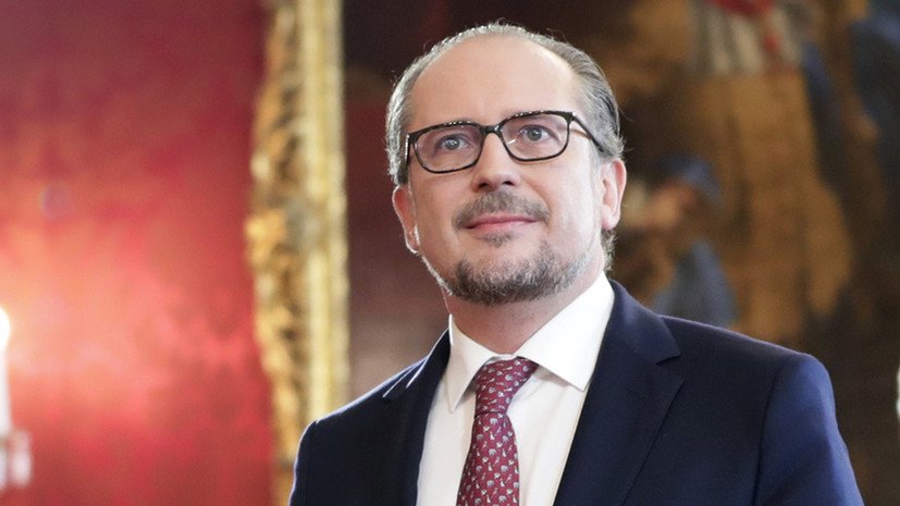 Αλεξάντερ Σάλενμπεργκ: Παραιτήθηκε ο νέος Καγκελάριος της Αυστρίας