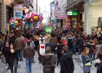 Εορταστικό ωράριο: Πώς θα λειτουργήσουν τα καταστήματα έως την Πρωτοχρονιά