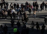 Κρούσματα σήμερα [4/1]: Νέο μαύρο ρεκόρ με 50.126 κρούσματα – 61 νέοι θάνατοι