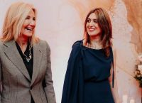 Μαρέβα Μητσοτάκη: Δείπνο προς τιμή της παρέθεσε η σύζυγος του προέδρου Δημοκρατικού Συναγερμού Μαρία Νεοφύτου