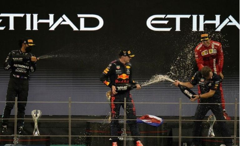 Formula 1: Θρίλερ με τη νίκη Φερστάπεν – Ένσταση από τη Mercedes