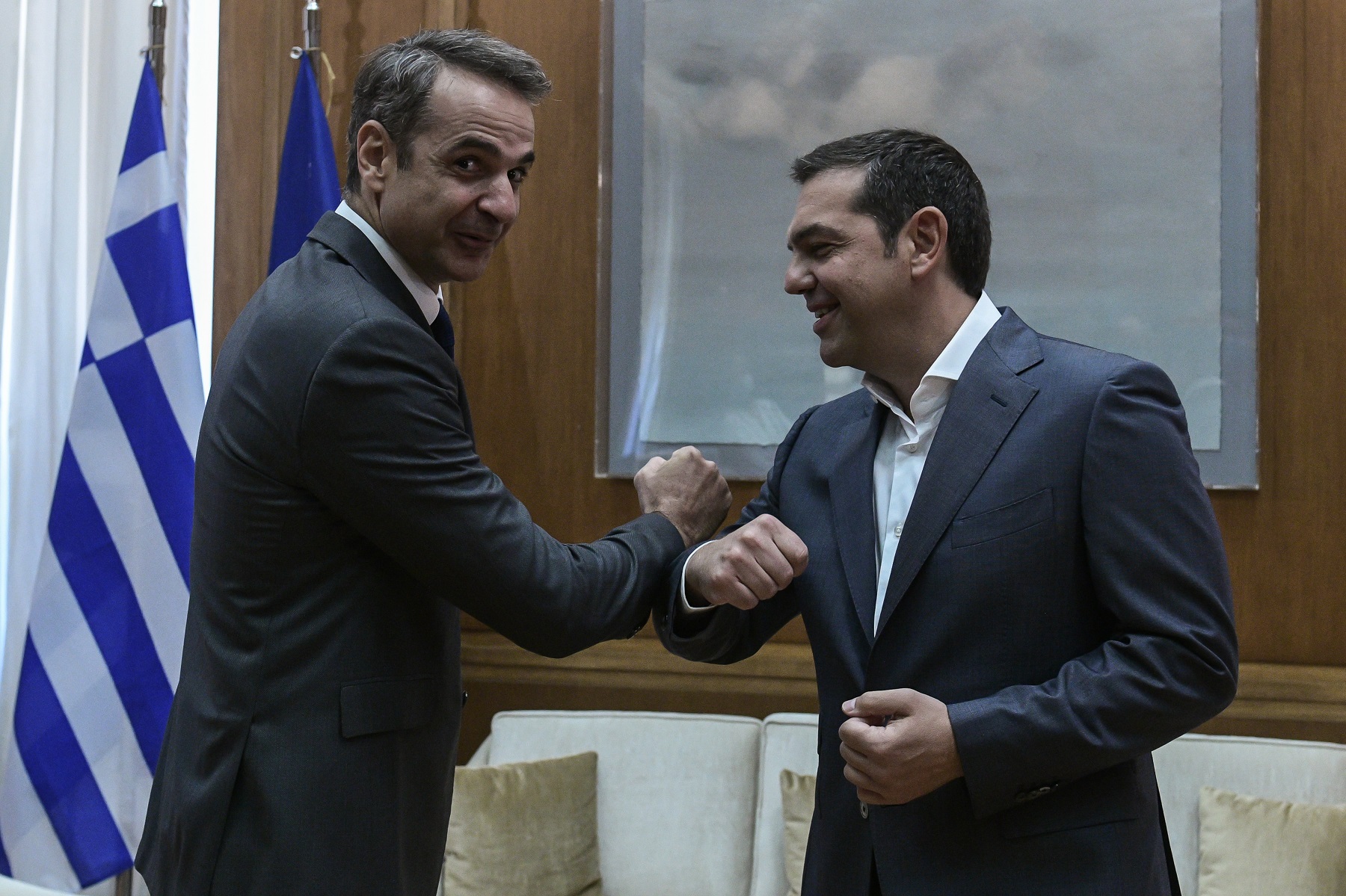 Το τανγκό θέλει δύο! – Αυταπάτες και υποκρισία για πολιτική συναίνεση την αποχή της πανδημίας