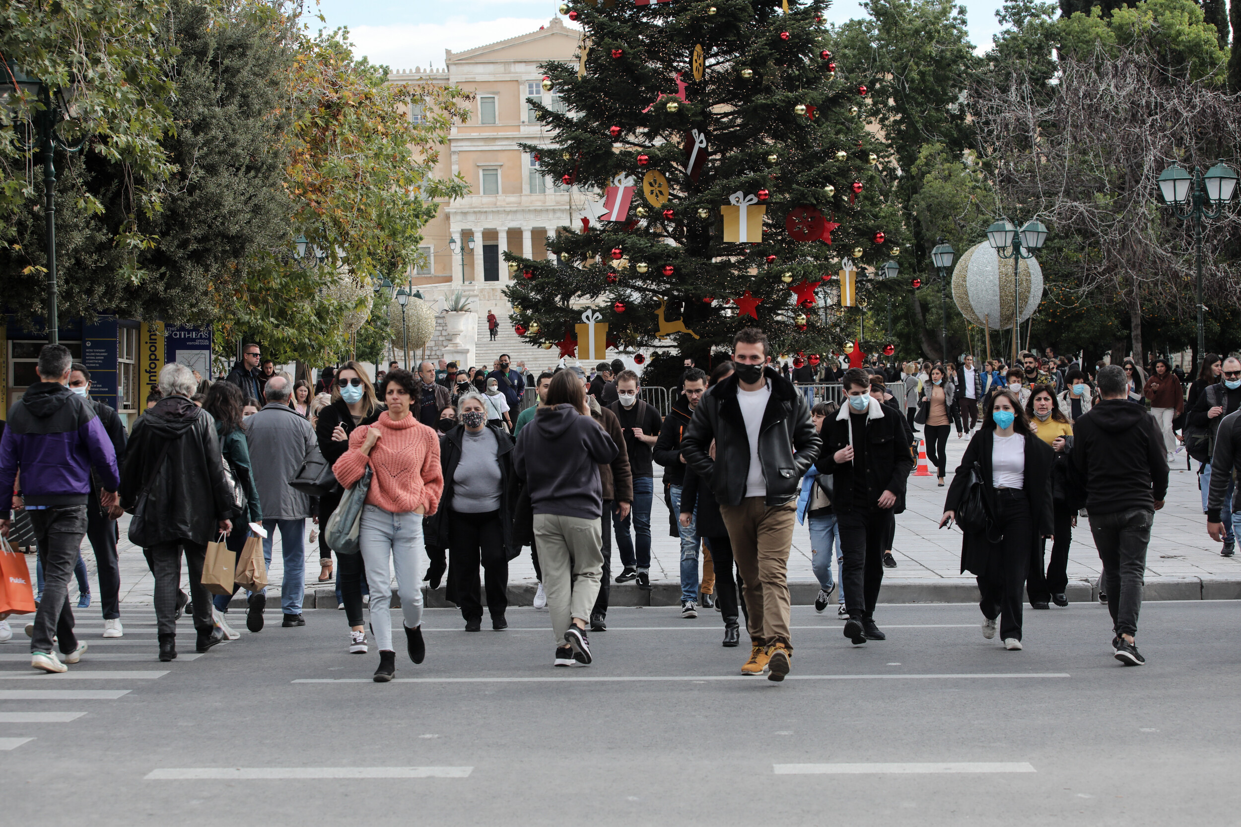 Κορωνοϊός: Νέα μέτρα στο τραπέζι – Πότε θα ανακοινωθούν