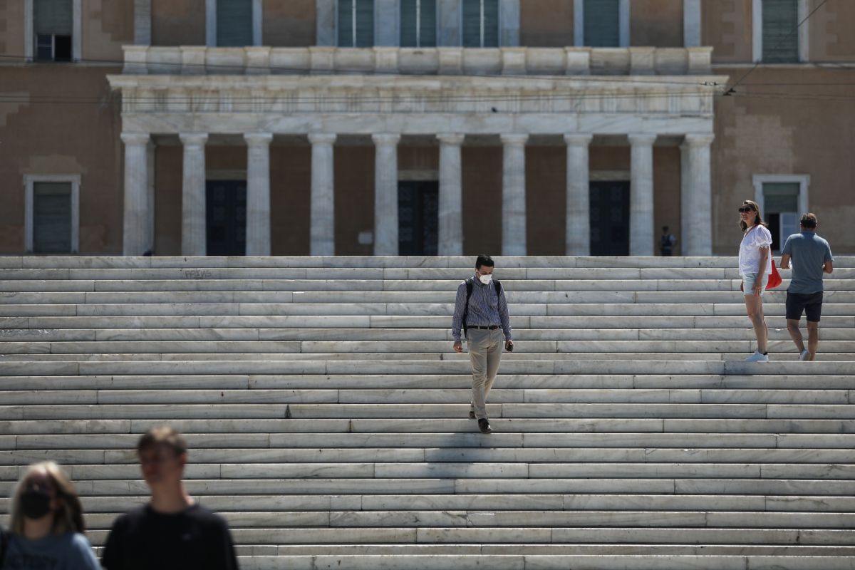 Οικονομία: Στην ατζέντα επτά κεντρικοί άξονες για το 2022 – Τι φέρνει το νέο έτος