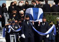 Κάρολος Παπούλιας: Στο Νησί της λίμνης «αναπαύεται» από σήμερα ο πρώην ΠτΔ Κάρολος Παπούλιας: Στο Νησί της λίμνης «αναπαύεται» από σήμερα ο πρώην ΠτΔ