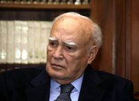 Απεβίωσε ο Κάρολος Παπούλιας