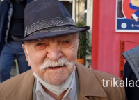 Τρίκαλα: Παππούς 101 ετών πήγε να ψηφίσει για το ΠΑΣΟΚ Τρίκαλα: Παππούς 101 ετών πήγε να ψηφίσει για το ΠΑΣΟΚ
