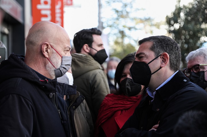 Περιοδεία Τσίπρα στο Περιστέρι: Όσο πιο γρήγορα φύγει ο Μητσοτάκης, τόσο το καλύτερο