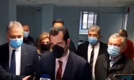 Θάνος Πλεύρης: Δεν θα επιτρέψω να προσβάλλουν γιατρούς και νοσηλευτές