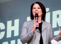 Αναλένα Μπέρμποκ: Η υπουργός Εξωτερικών της Γερμανίας που η φράση της έβαλε “φωτιά” στο φυσικό αέριο