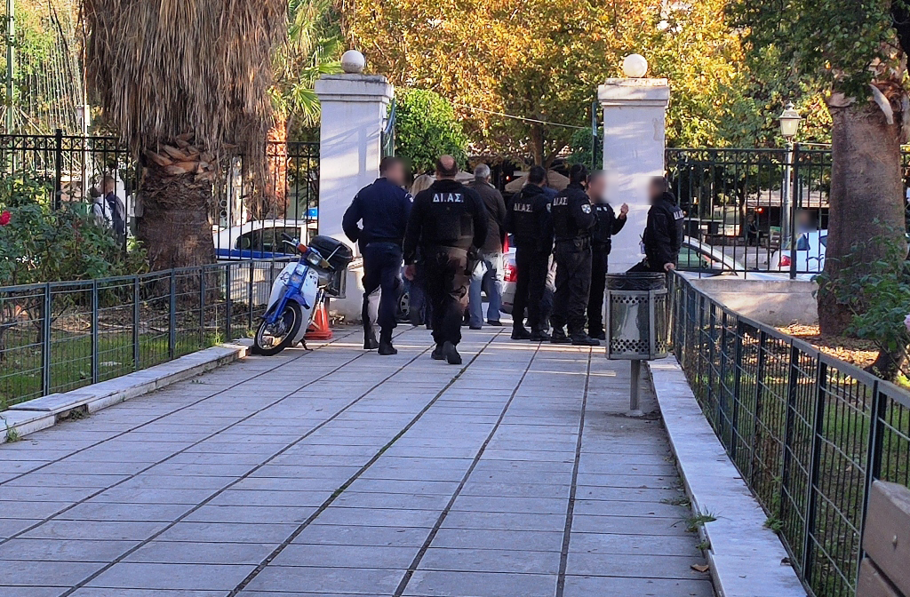 Θεματοφύλακες του Συντάγματος: Πήραν προθεσμία για τη Δευτέρα – Παραμένουν υπό κράτηση