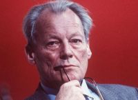 Spiegel: Ο Βίλι Μπραντ ήταν πληροφοριοδότης της CIC