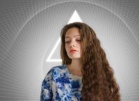 Εurovision 2022: Η 24χρονη φοιτήτρια ιατρικής Αμάντα Γεωργιάδη, εκπρόσωπος της Ελλάδας