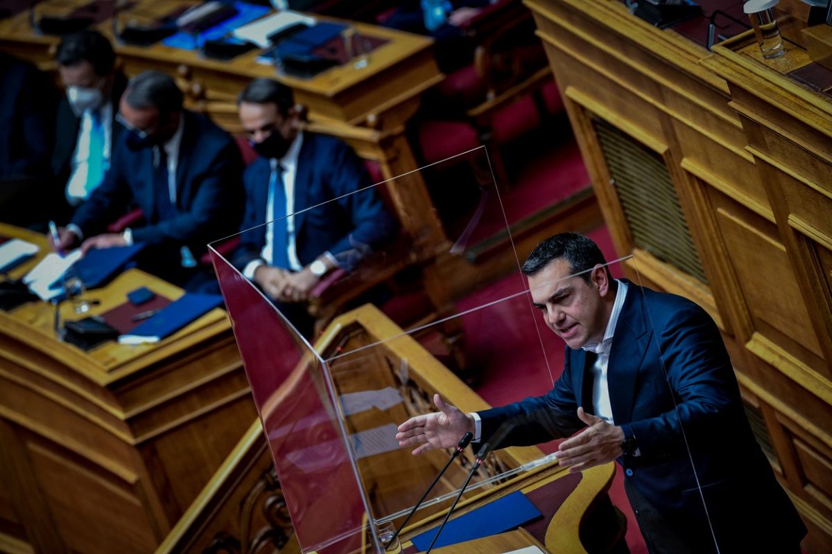 Τσίπρας – Γεροβασίλη υπερψήφισαν κατά λάθος τα έξοδα της Προεδρίας της κυβέρνησης