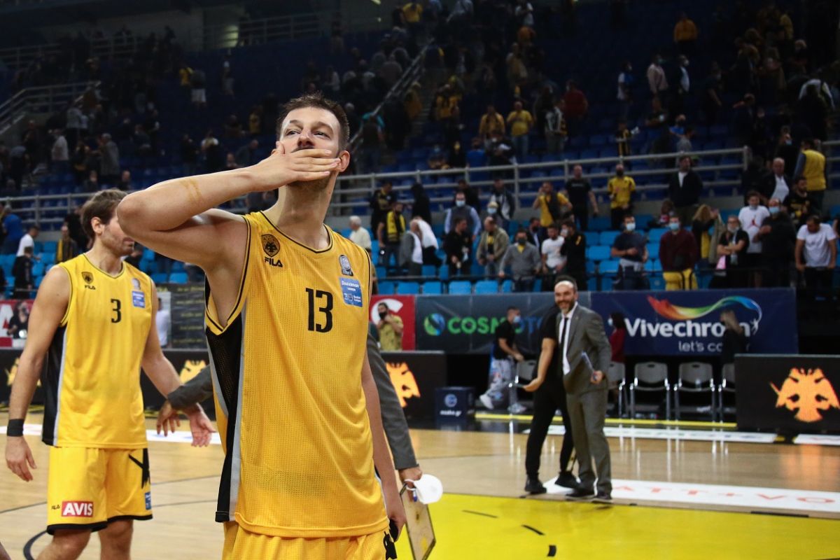 AEK: Αποσύρει τη φανέλα του Στέφαν Γέλοβατς