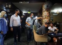 Μέτρα για τον κορωνοϊό: Τρεις συλλήψεις και 553 πρόστιμα για μη χρήση μάσκας