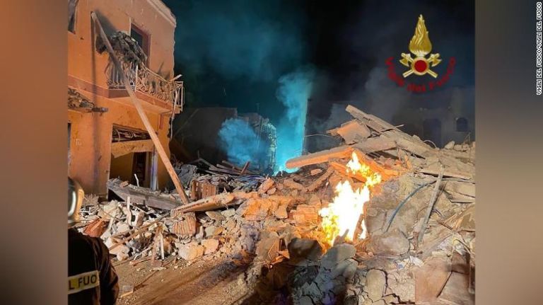 Ιταλία: Τέσσερις νεκροί από κατάρρευση πολυκατοικίας – Αγνοούνται παιδιά