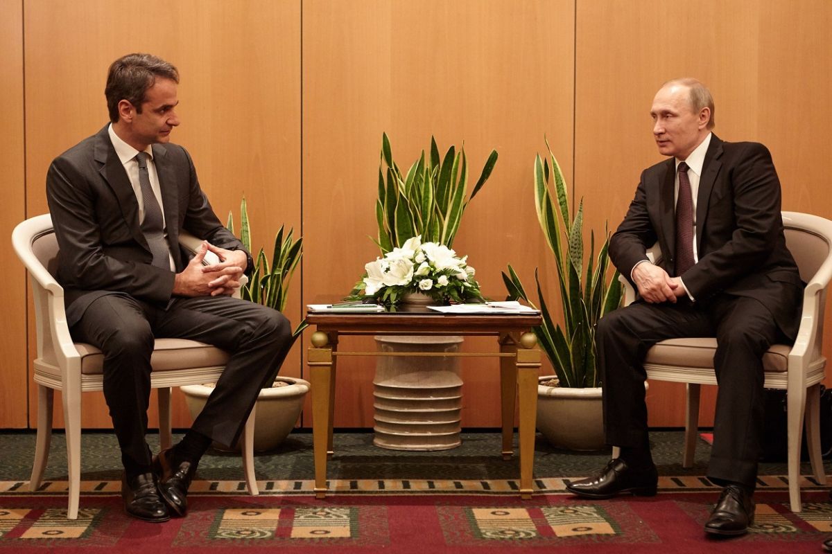 Στη Ρωσία ο Έλληνας πρωθυπουργός – Συνάντηση με Πούτιν