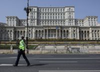 Βουκουρέστι: Εισβολή μεθυσμένου τουρίστα στη Βουλή, νόμιζε ότι ήταν το ξενοδοχείο του Βουκουρέστι: Εισβολή μεθυσμένου τουρίστα στη Βουλή, νόμιζε ότι ήταν το ξενοδοχείο του