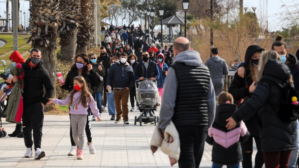 Ενώπιον της Όμικρον όλη η χώρα