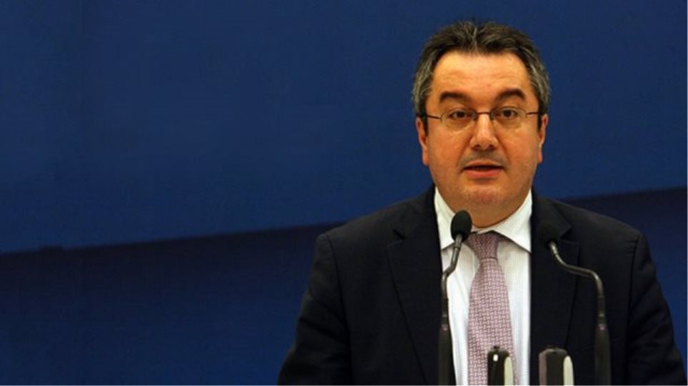 Ηλίας Μόσιαλος: Τα καλά νέα από Λονδίνο και οι 3 επιφυλάξεις του για την Όμικρον