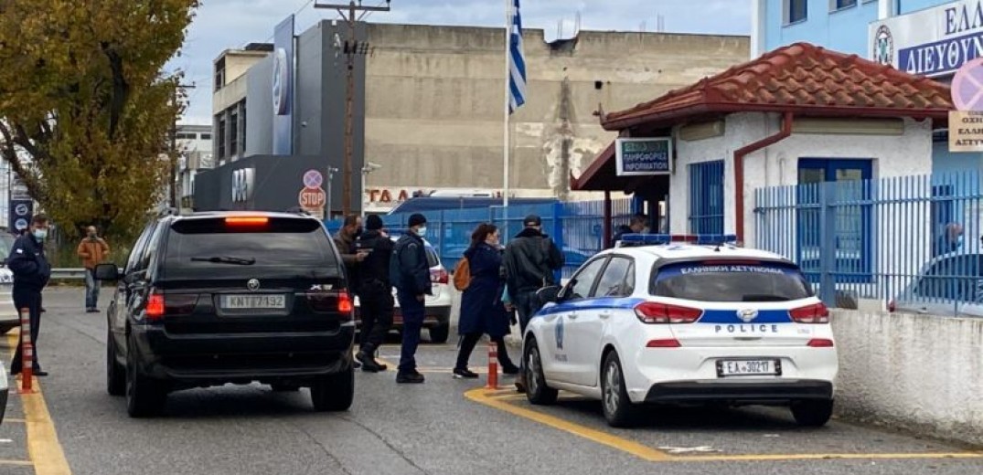 Πιερία – «Θεματοφυλάκες του Συντάγματος»: Φωτογραφίες ντοκουμέντο από την απαγωγή του γυμνασιάρχη