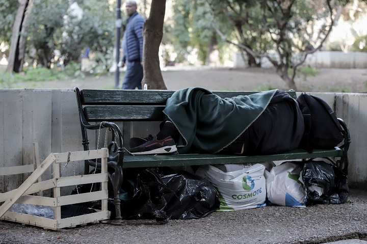 Θεσσαλονίκη: Σαν τον άστεγο που πέθανε χθες υπάρχουν πολλοί