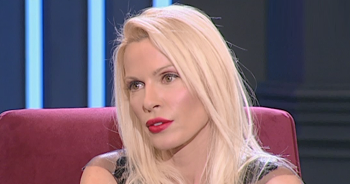 Ασημίνα Ιγγλέζου: Η ιστορική φωτογραφία χωρίς εσώρουχο ενώ γλύφει παγωτό