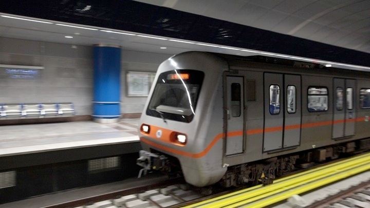 Μετρό Δάφνη: Απεγκλωβίστηκε ο άνθρωπος που είχε πέσει στις γραμμές