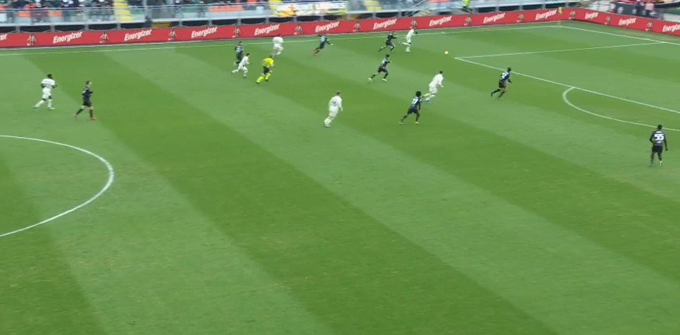 Βενέτσια – Μίλαν 0-3: Έπιασαν κορυφή οι «ροσονέρι» – Από κοντά η Ίντερ