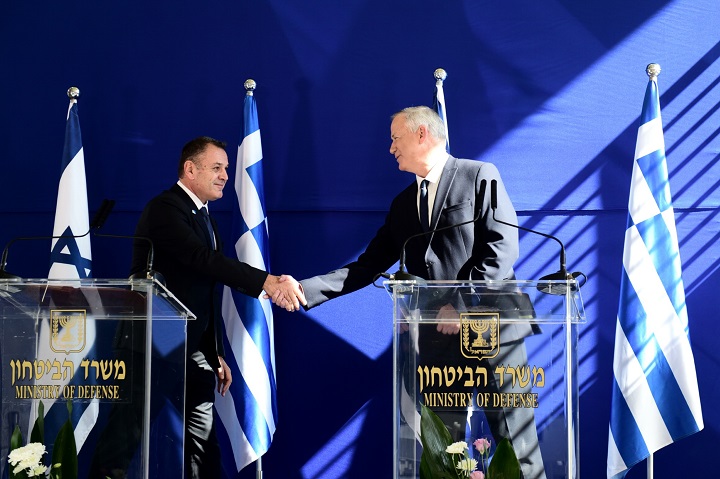 Κορωνοϊός: Σε προληπτική καραντίνα ο Νίκος Παναγιωτόπουλος