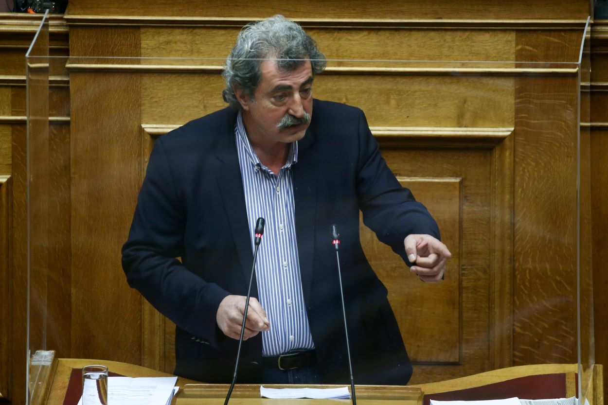 Παύλος Πολάκης: Σφοδρή επίθεση κατά Πλεύρη – Στο νοσοκομείο η 83χρονη μητέρα του βουλευτή