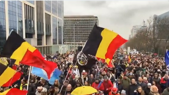 Βέλγιο: Επεισόδια στις Βρυξέλλες σε διαδήλωση κατά των μέτρων για την πανδημία