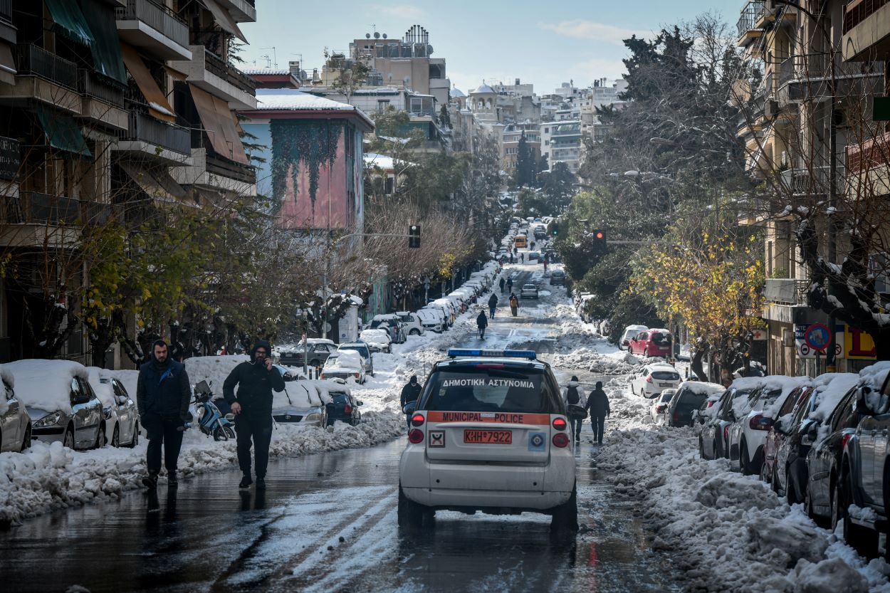 Αττική κλειστοί δρόμοι: Σε ποιους δρόμους έχει διακοπεί η κυκλοφορία και που χρειάζονται αλυσίδες