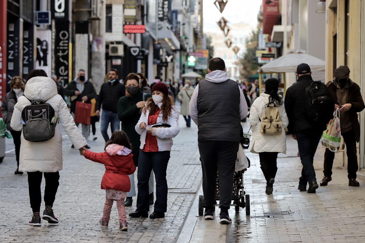 Κρούσματα [22/1]: 7.001 στην Αττική, 1.621 στη Θεσσαλονίκη – Ο χάρτης της διασποράς