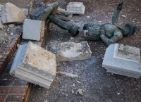 Πουέρτο Ρίκο: Άγαλμα ανατράπηκε πριν από την επίσκεψη του Ισπανού Βασιλιά