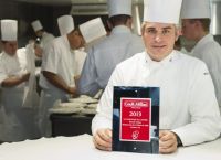 Μπενουά Βιολιέ: Σαν σήμερα έφυγε από τη ζωή ο διάσημος γαλλοελβετός σεφ Μπενουά Βιολιέ: Σαν σήμερα έφυγε από τη ζωή ο διάσημος γαλλοελβετός σεφ